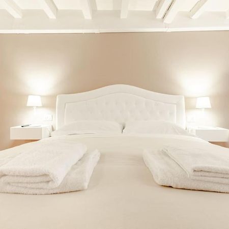 Amazing Apartment In Piazza Santa Croce Firenze Bagian luar foto