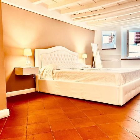 Amazing Apartment In Piazza Santa Croce Firenze Bagian luar foto