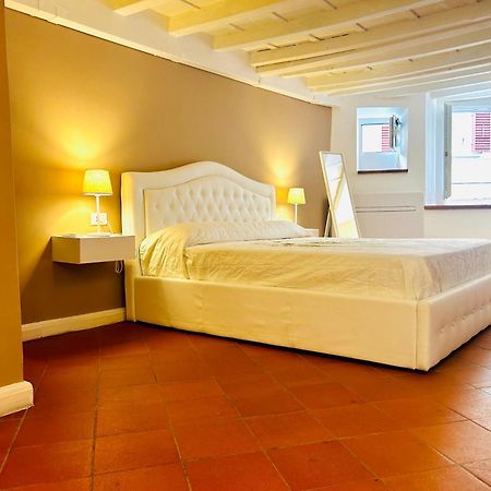 Amazing Apartment In Piazza Santa Croce Firenze Bagian luar foto