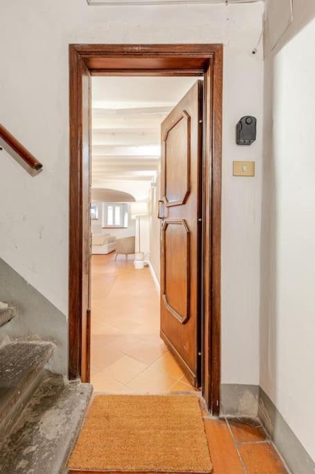 Amazing Apartment In Piazza Santa Croce Firenze Bagian luar foto