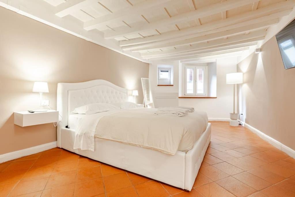 Amazing Apartment In Piazza Santa Croce Firenze Bagian luar foto