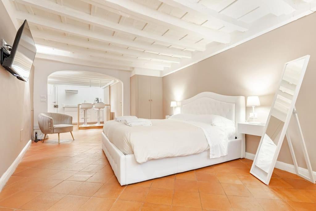Amazing Apartment In Piazza Santa Croce Firenze Bagian luar foto